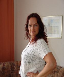 <p class='ppt-number'>221 779 + PIN 111</p><p class='ppt-pricing-de'>1,99 Euro/Min.</p>